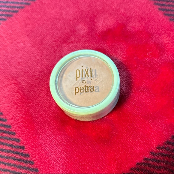 Blush - Picture 1 of 2